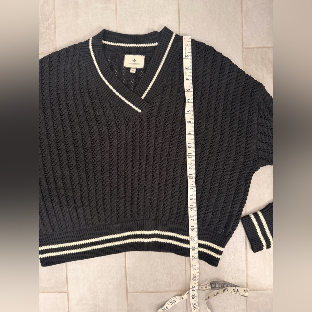 Tuckernuck Irene Cropped V-Neck Sweater Black & White Trim Size Medium - Picture 8 of 8